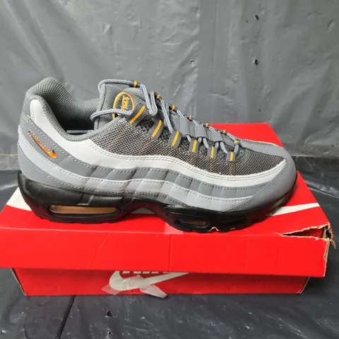 BOXED PAIR OF NIKE AIR MAX 95 TRAINERS IN GREY - UK 9