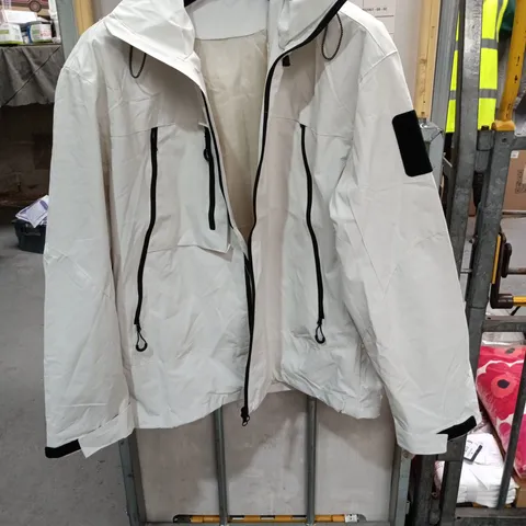 WHITE LIGHTWEIGHT SHELL JACKET – SIZE 3XL