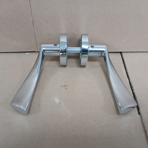 FLOW HARDWARE RANGE HUNTA FLOW LOBO DOOR HANDLE SET