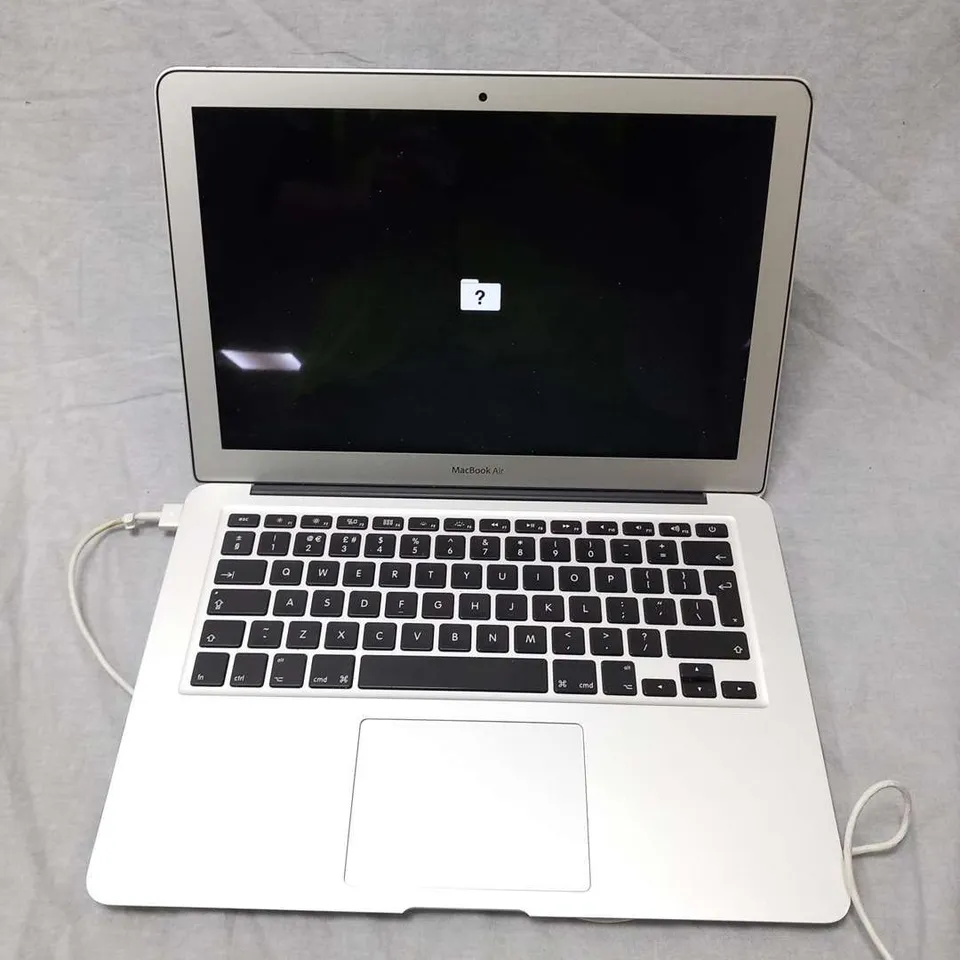 APPLE MAC BOOK AIR 7 2/A1466