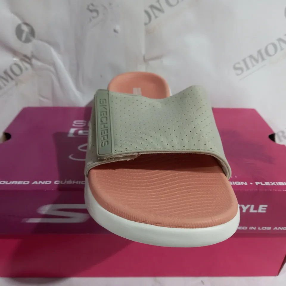 SKETCHERS GO WALK 600 SANDAL - TAUPE SIZE 6