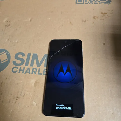 MOTOROLA SMARTPHONE – SCREEN CRACKED 