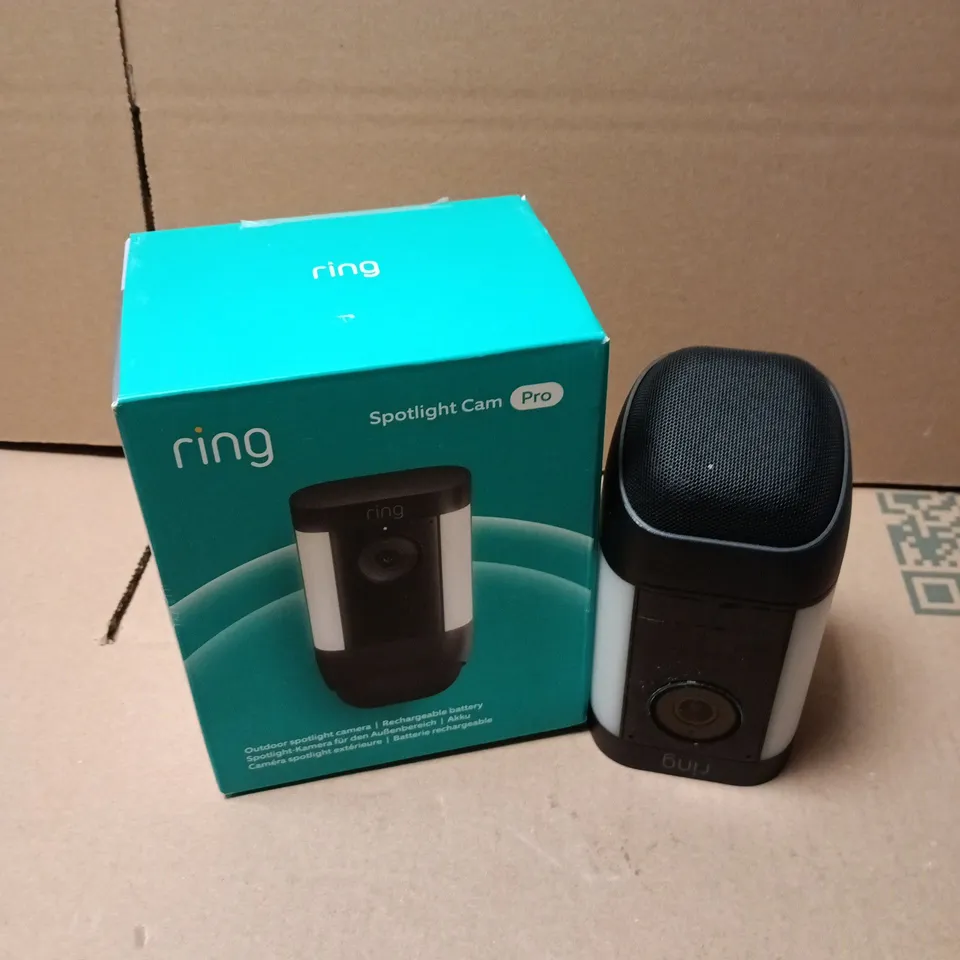 BOXED RING SPOTLIGHT CAM PRO