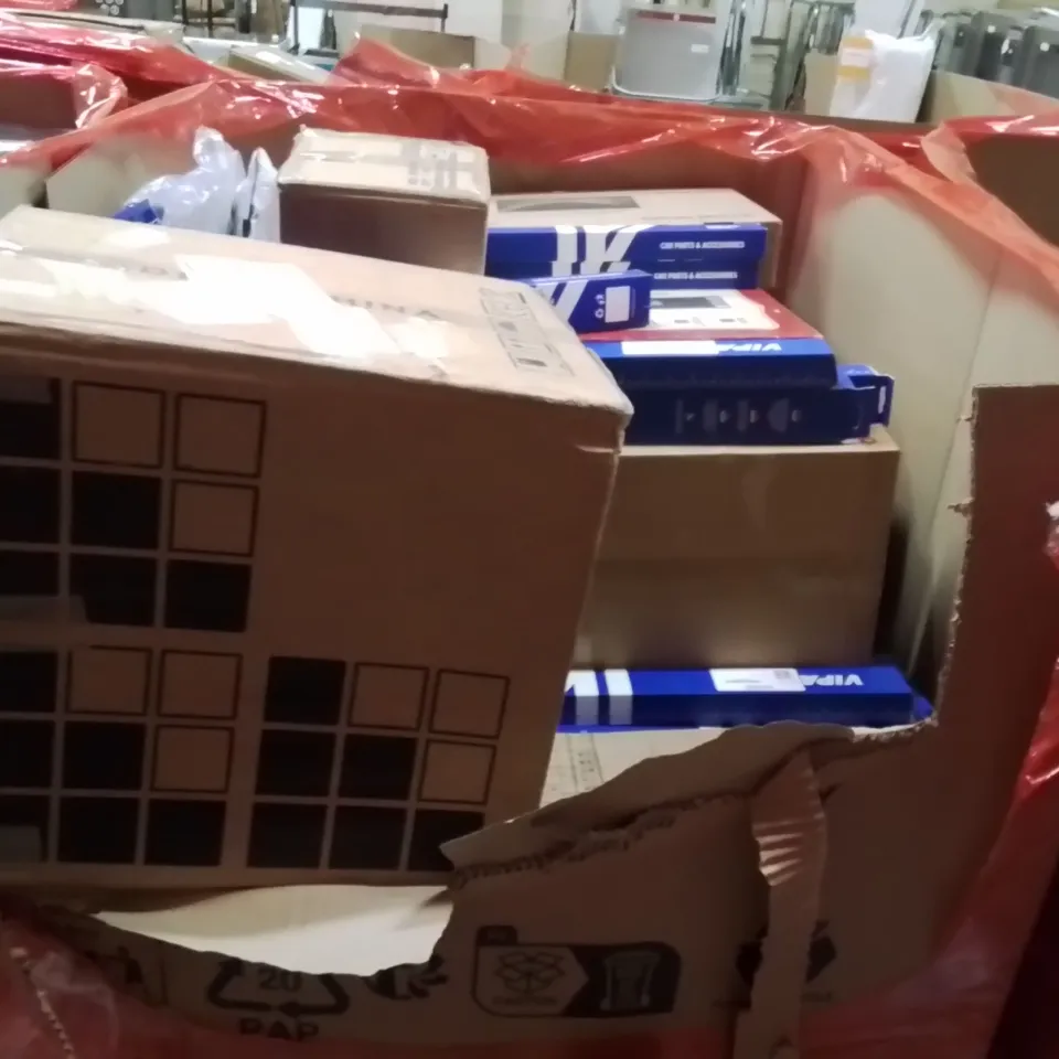 PALLET OF ASSORTED HOUSEHOLD GOODS AND PRODUCTS TO INCLUDE;STEAM CLEANER,CAR WIPERS,PARALETTES BAR