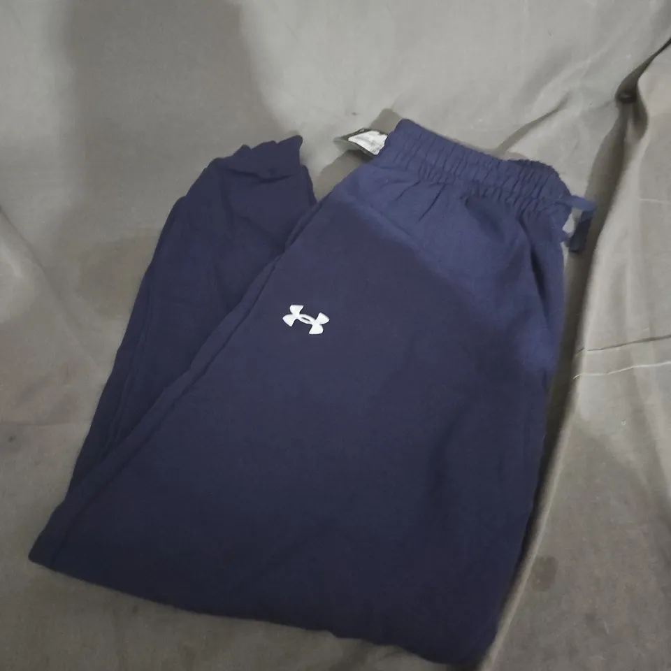 UNDER ARMOUR FLEECED JOGGERS - SIZE L