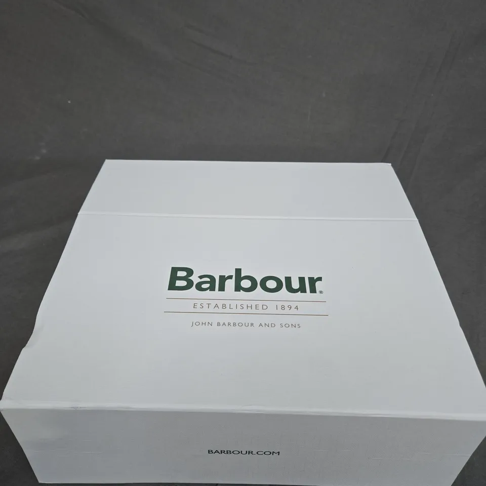 BOXED BARBOUR PENSHAW BEANIE AND SCARF GIFT SET