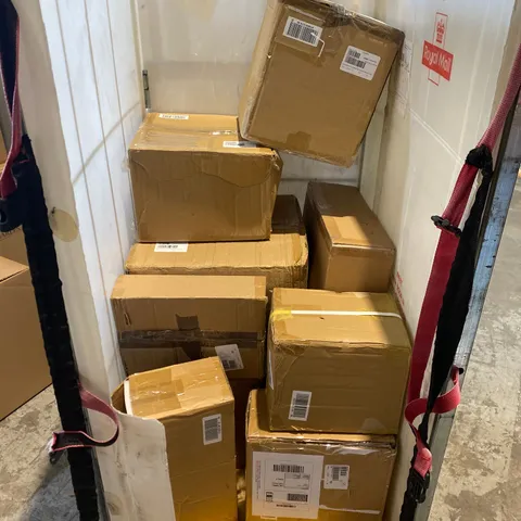 10 ASSORTED ITEMS TO INCLUDE: KALORIK 12L DEHUMIDIFIER, K BY KELLP HOPPEN CHRISTMAS DECORATION, SARA OVERSIZED REVERSIBLE THROW, KELLY HOPPEN SET OF LANTERNS, CE SET OF 4 STORAGE ORGANISERS ETC