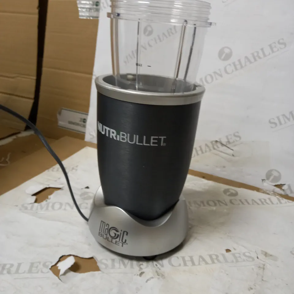 NUTRIBULLET 600 SERIES - NUTRIENT EXTRACTOR HIGH SPEED BLENDER