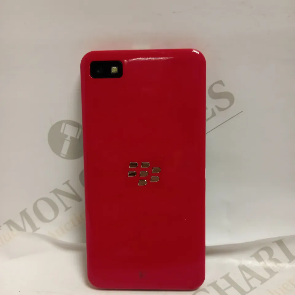 BLACK BERRY Z10 MOBILE PHONE IN RED 