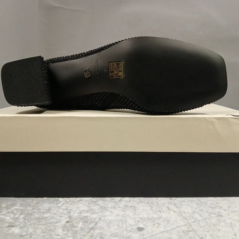 BOXED PAIR OF KURT GEIGER STORM GEM BLOCK HEEL ANKLE BOOTS IN BLACK SIZE EU 39