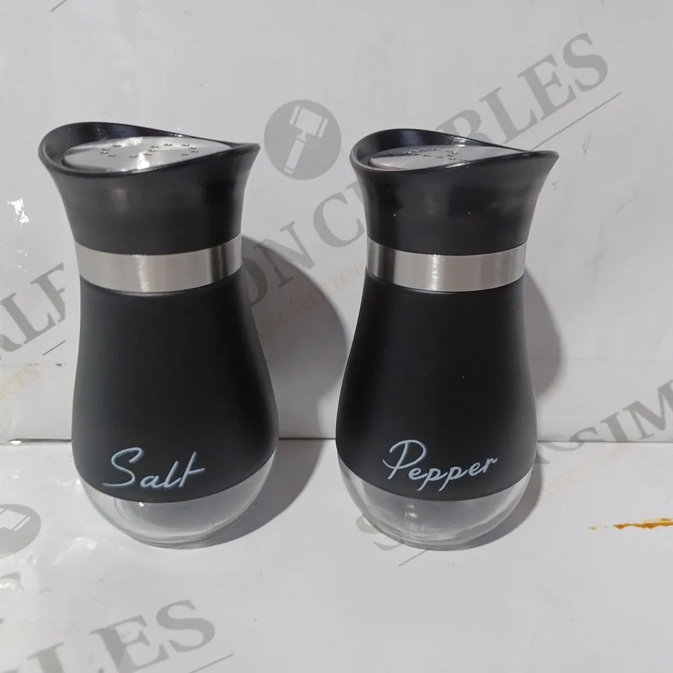 BOXED UNBRANDED SALT AND PEPPER SHAKERS