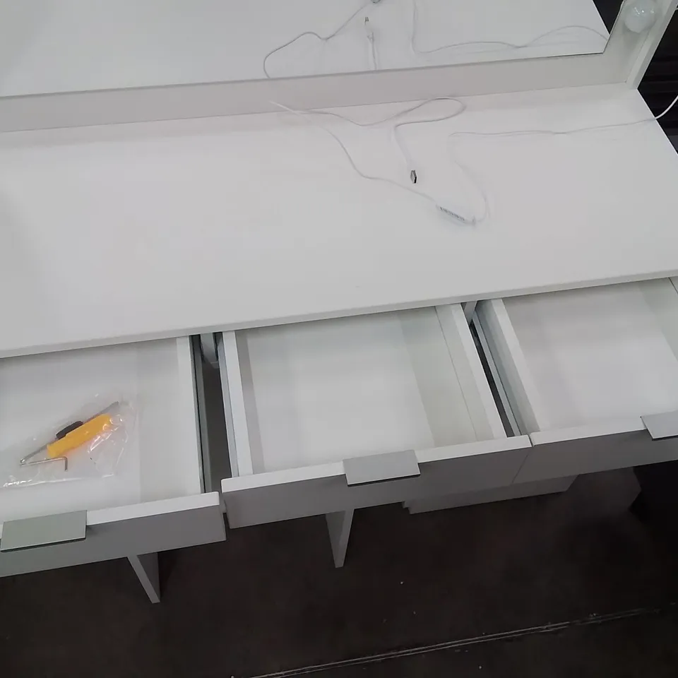 BRAUNSTEIN DRESSING TABLE WITH MIRROR 