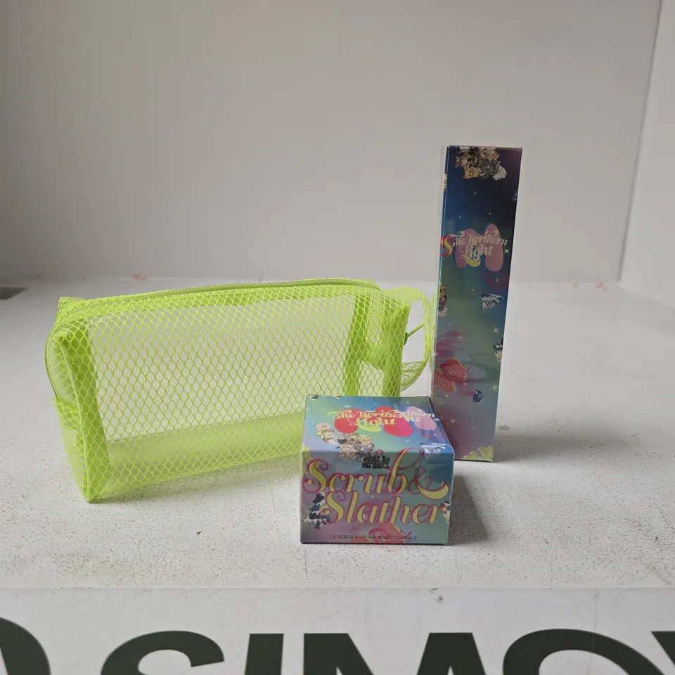 MADE BY MITCHELL THE NORTHERN LIGHT GIFT SET TO INCLUDE LIP SCRUB AND LIP BALM DUO BOXED