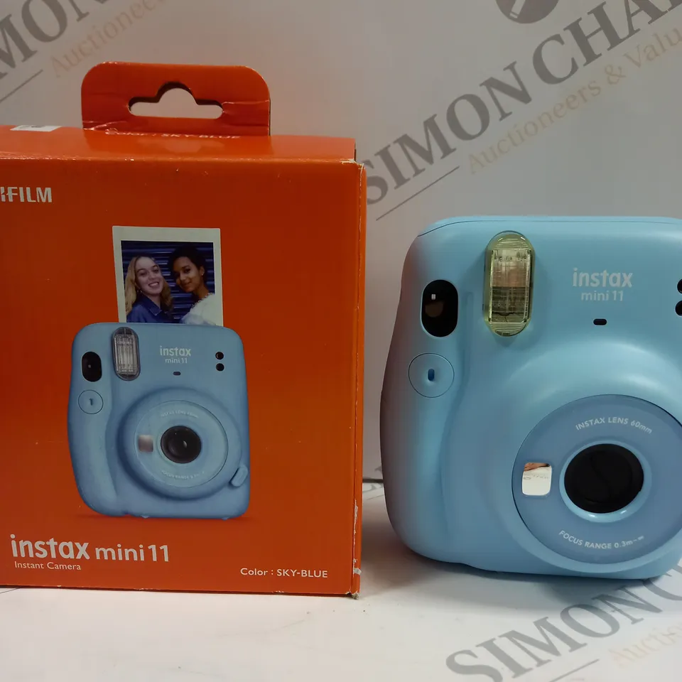 BOXED FUJIFILM INSTAX MINI 11 INSTANT CAMERA 