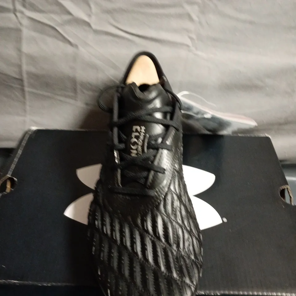 BOXED PAIR OF UNDER ARMOUR FOOTBALL BOOTS – UK SIZE 6.5