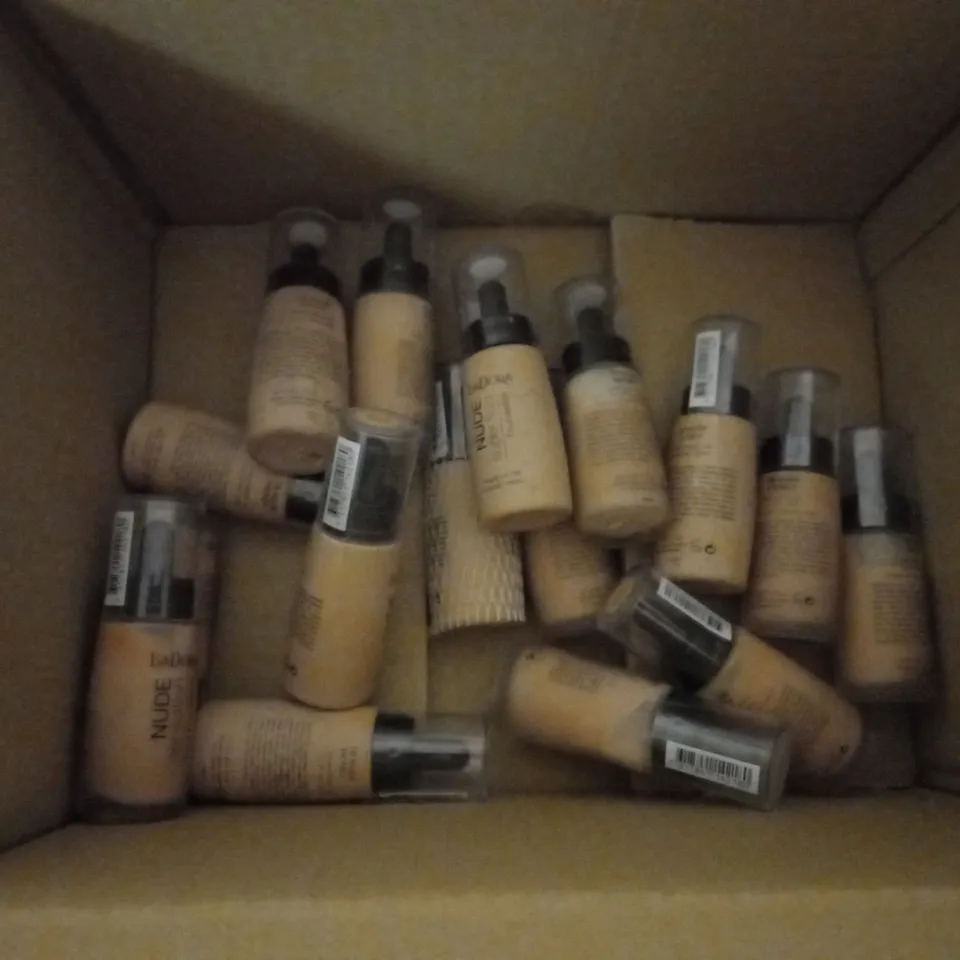BOX OF APPROXIMATELY 15 30ML BOTTLES - ISADORA NUDE SUPER FLUID FOUNDATION (NO. 18 - HONEY)
