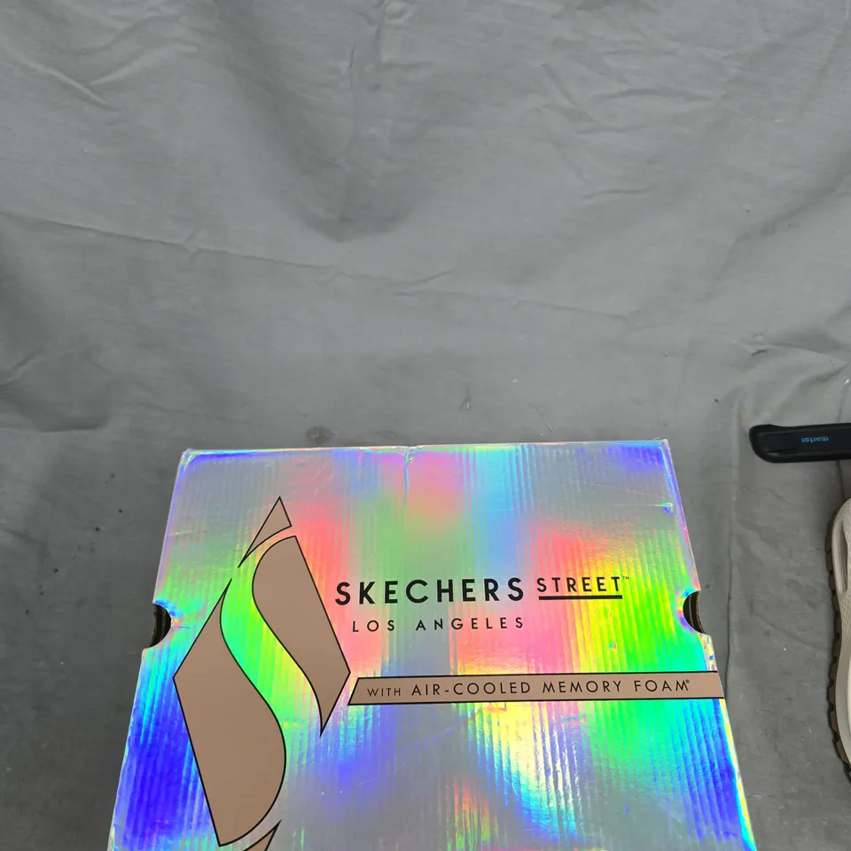 SKECHERS STREET LOS ANGELES MEMORY FOAM TRAINERS – WHITE, FUR-LINED HIGH-TOP UK 3