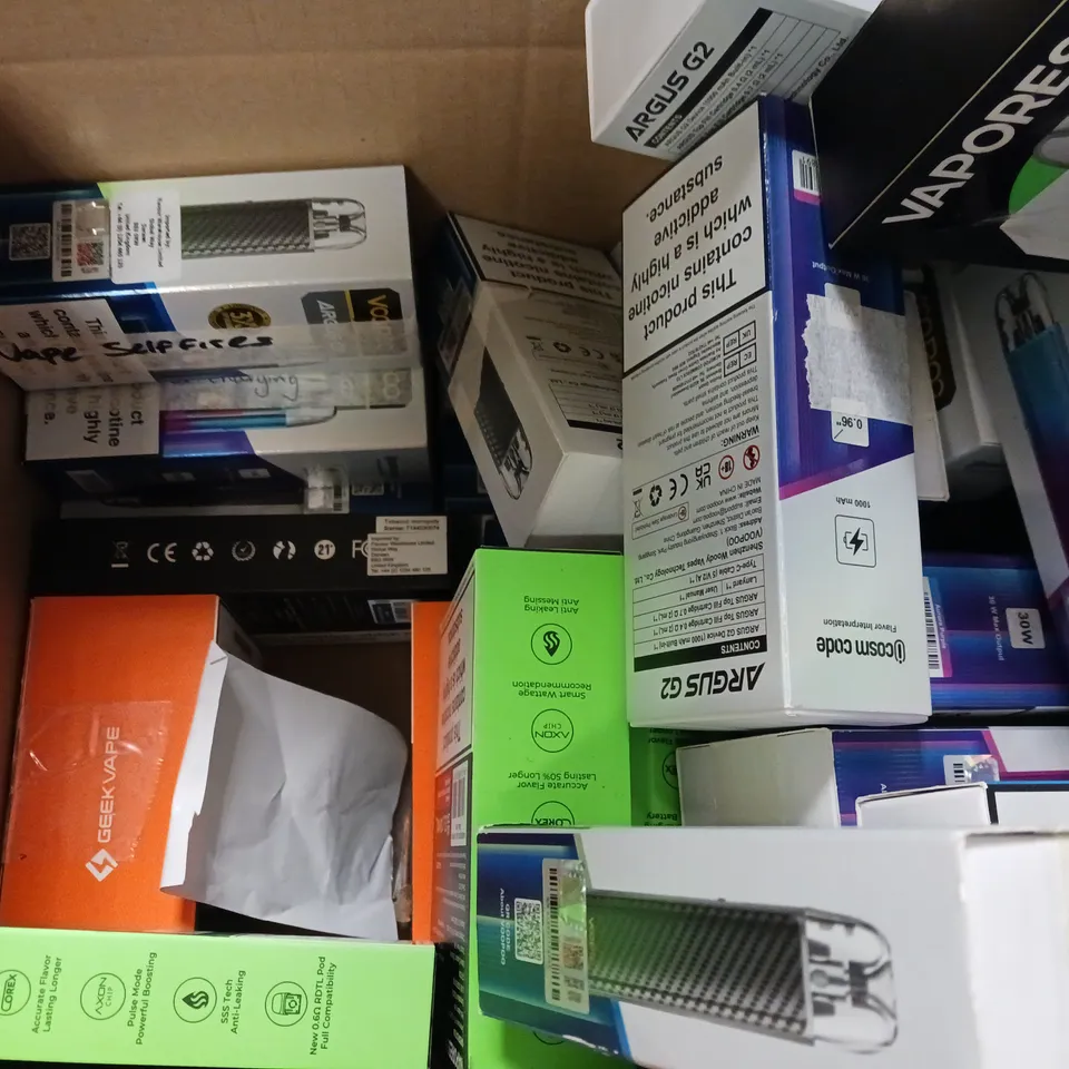 BOX OF APPROXIMATELY 18 ASSORTED E-CIGARETTES TO INCLUDE - VAPORESSO, GEEK VAPE , VOOPOO