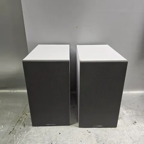 BOWERS & WILKINS 606 S3 BOOKSHELF SPEAKERS