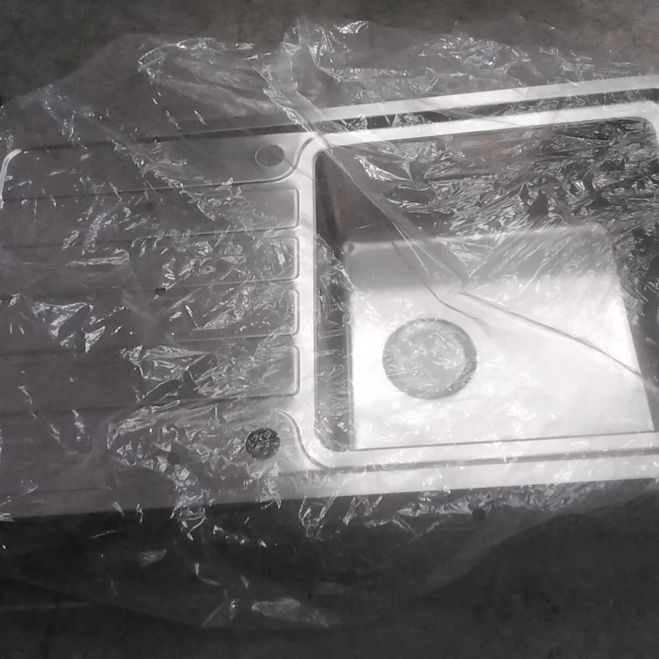 STAINLESS STEEL SINK WITH DRAINER