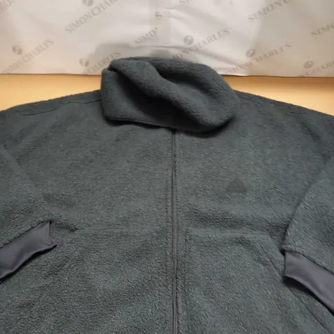 ADIDAS FLEECED JACKET SIZE L