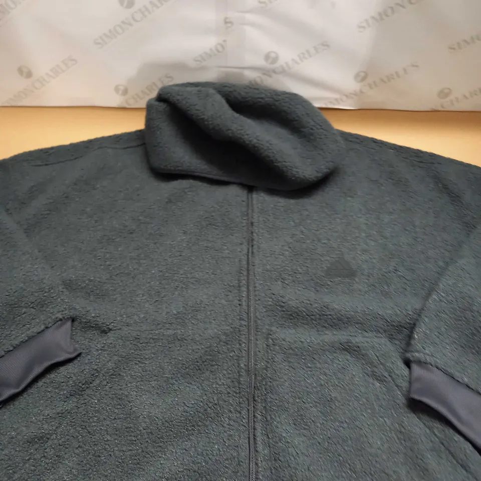 ADIDAS FLEECED JACKET SIZE L
