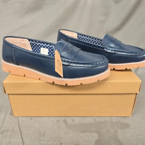BOXED PAIR OF JO & JOE LOAFERS IN NAVY SIZE 6