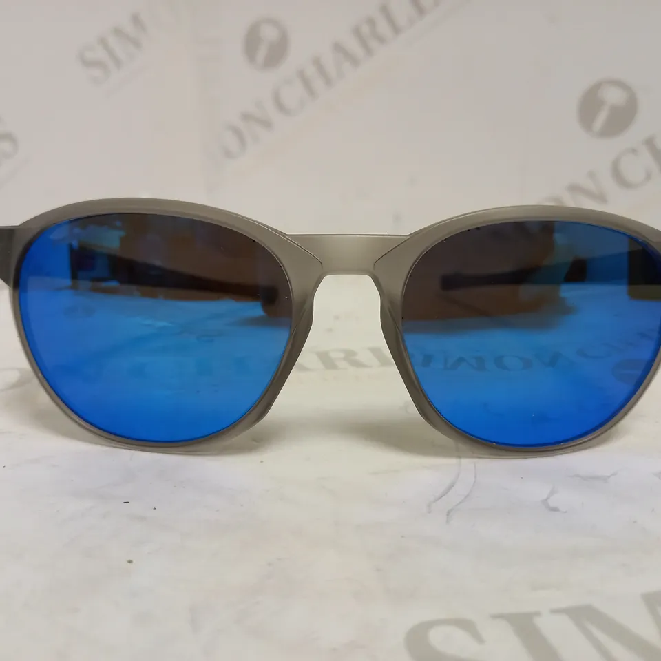 OAKLEY LATCH POLARIZED SUNGLASSES RRP £185