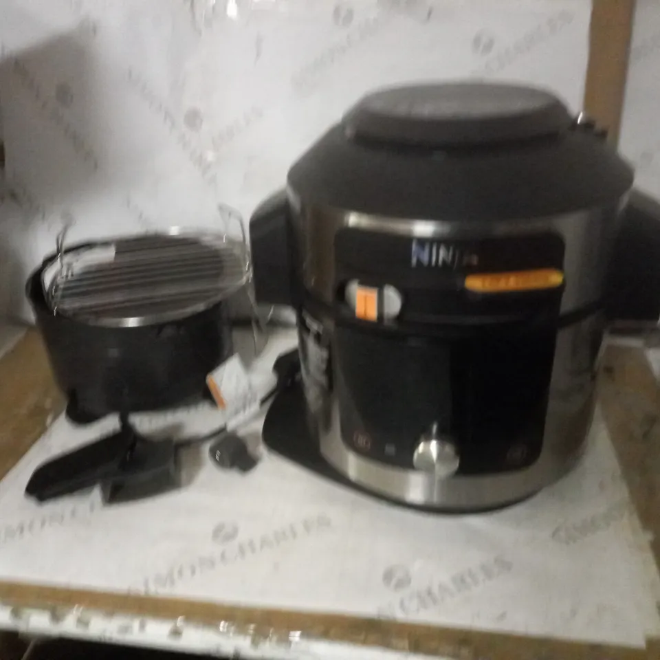 NINJA FOODI SMARTLID 7.5L MULTI COOKER & AIR FRYER