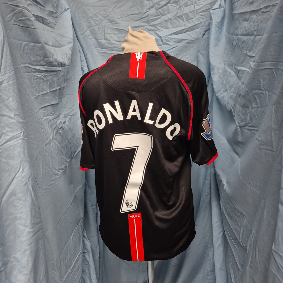 MANCHESTER UNITED FOOTBALL SHIRT RONALDO 7 – NIKE FITDRY, UK SMALL