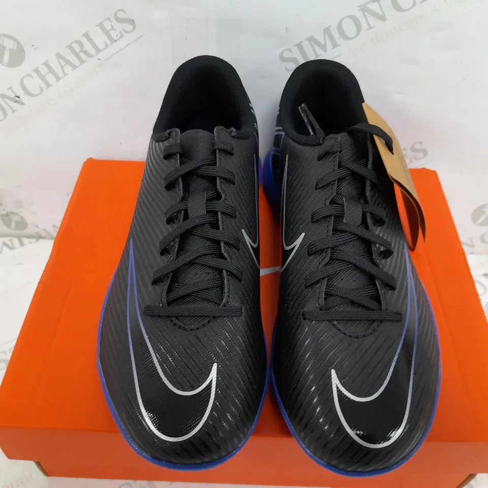 BOXED PAIR OF NIKE MECURIAL BOOTS IN BLACK/BLUE - UK KIDS 5.5