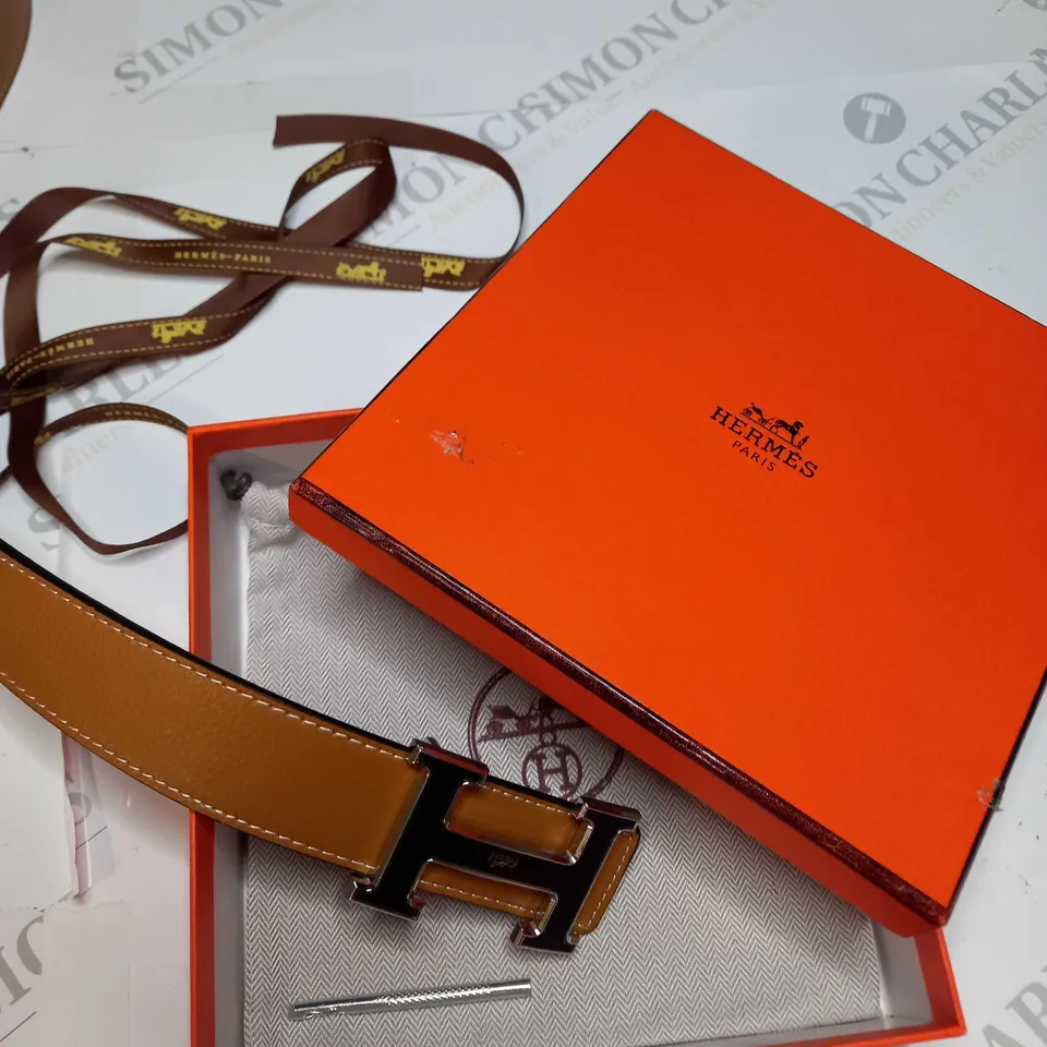 BOXED HEREMES BLACK/SILVER BUCKLE -  TAN LEATHER BELT