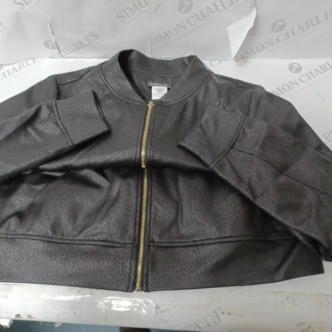 APPROXIMATELY 10 CLOTHING INCLUDING: LEATHER STYLE JUMPERS BY KIM AND CO (ALL OF DIFFERENT SIZES AND COLOURS)