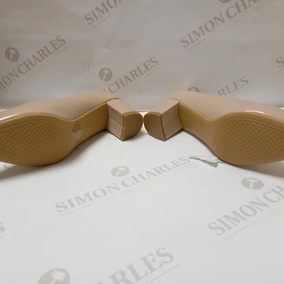 GIVANA BLOCK HEEL COURT SHOE SIZE 6