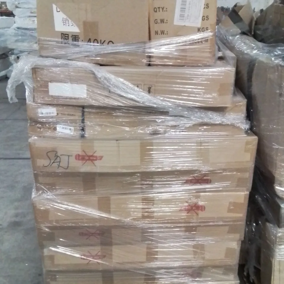 PALLET CONTAINING ASSORTED ITEMS TO INCLUDE: GREY PET BEDS ECT.