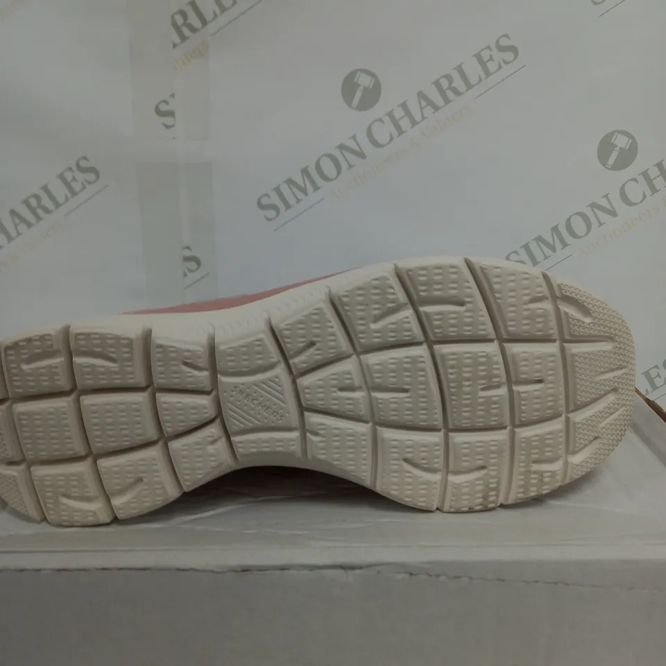 UNBOXED PAIR OF SKETCHERS SLIP INS PINK SIZE 5.5