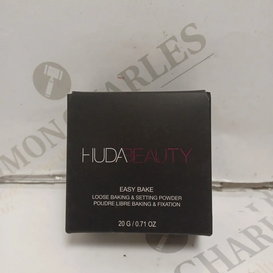 BOXED AND SEALED HUDA BEAUTY LOOSE BAKING AND SETTING POWDER. 