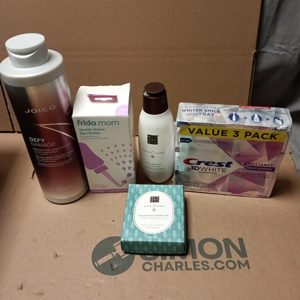 APPROXIMATEY 20 ASSORTED HEALTH AND BEAUTY PRODUCTS TO INCLUDE - FRIDA MOM UPSIDE DOWN PERI BOTTLE - CREST 3D WHITE TOOTHPASTE AND RITUALS SHAMPOO AND BODY BAR