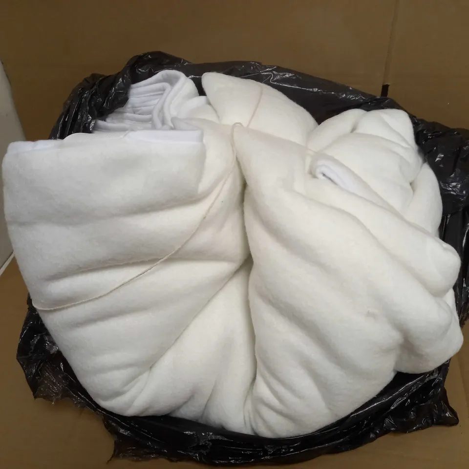 MATTRESS PROTECTOR, WHITE