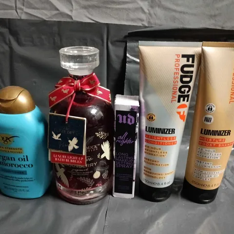 APPROXIMATELY 15 ASSORTED HEALTH & BEAUTY PRODUCTS TO INCLUDE SETTING SPRAY, SHAMPOO'S AND THE FUZZY DUCK