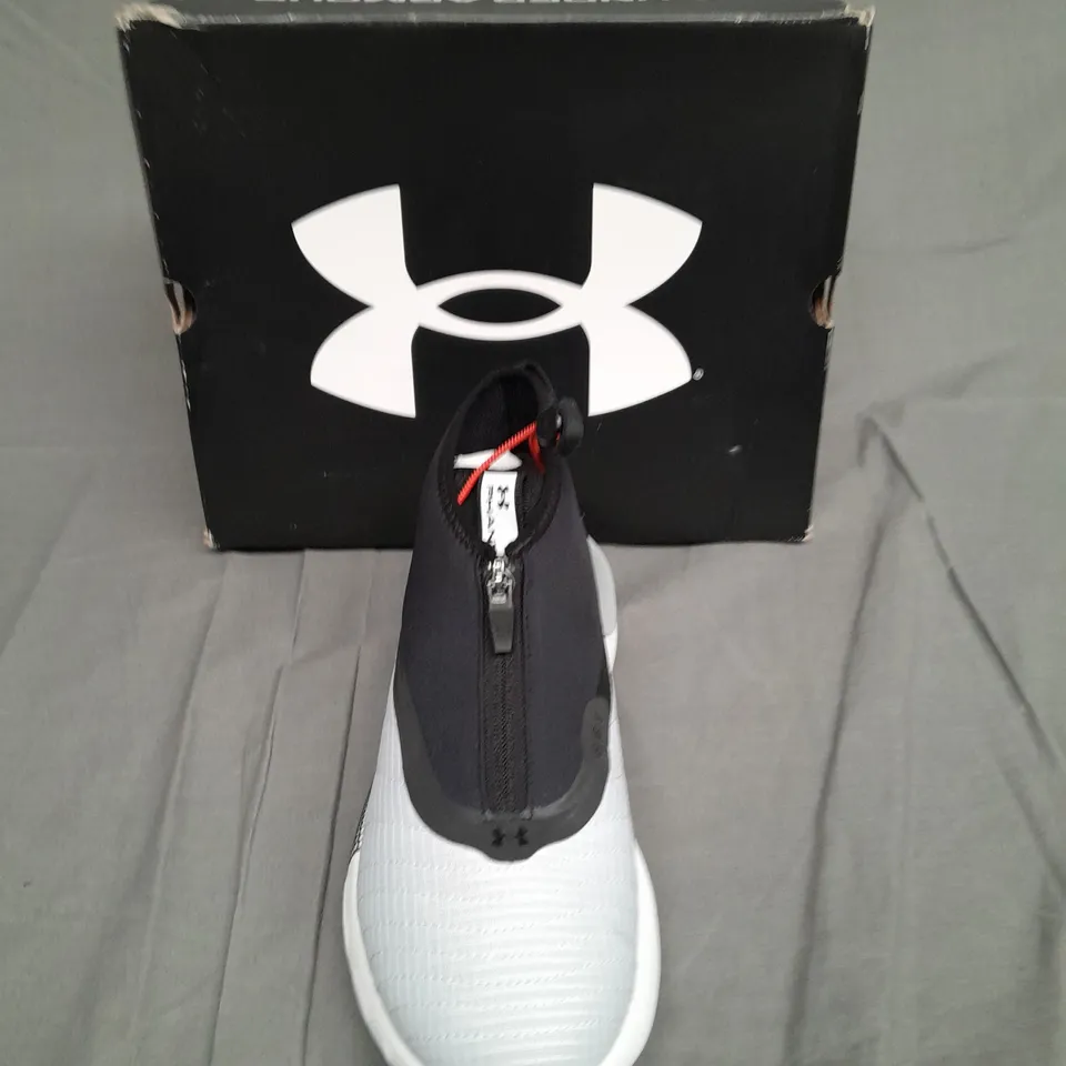 BOXED PAIR OF UNDER ARMOUR PHANTOM 3 SE WARM UK 7 