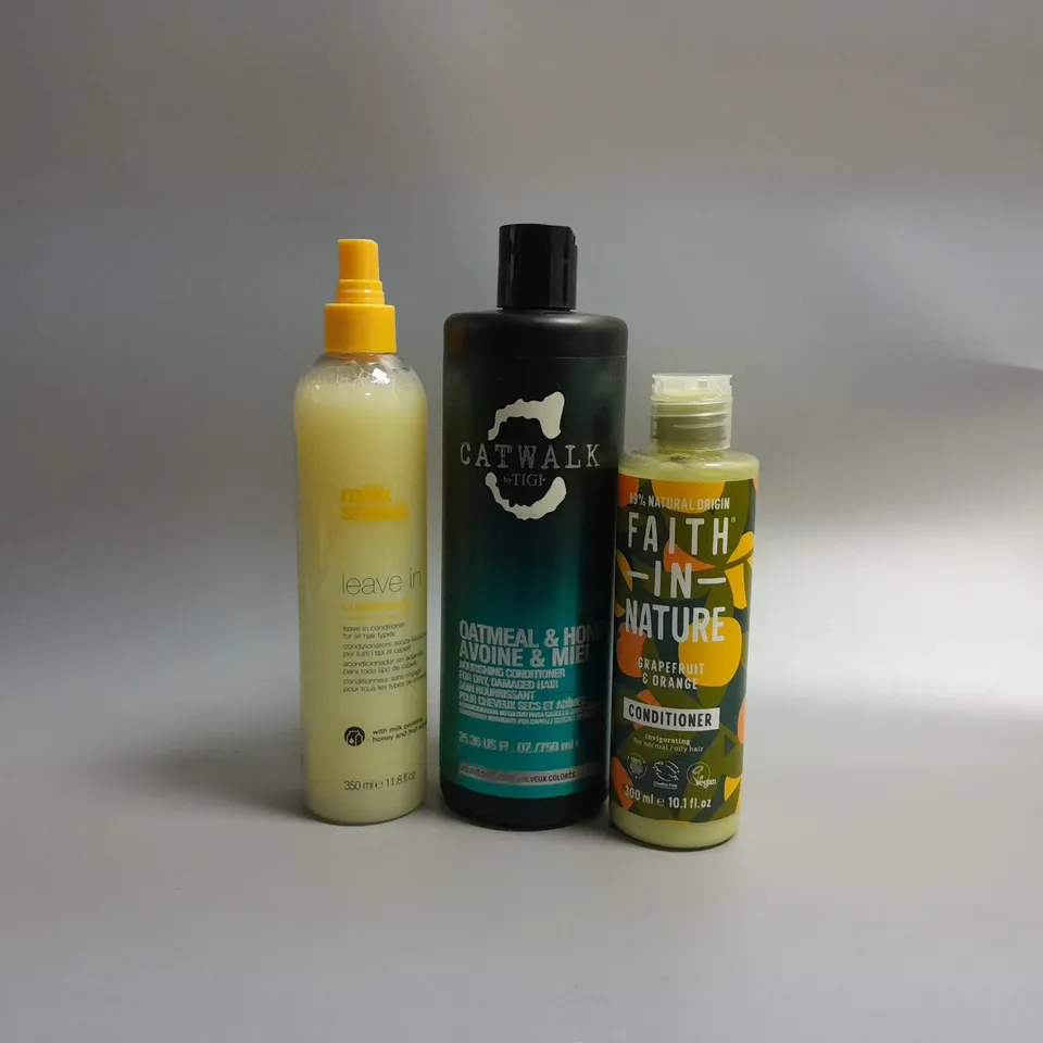 APPROXIMATELY 10 ASSORTED HEALTH AND BEAUTY PRODUCTS TO INCLUDE MILK SHAKE LEAVE IN CONDITIONER, CATWALK BY TIGI NOURISHING CONDITIONER, FAITH IN NATURE CONDITIONER  