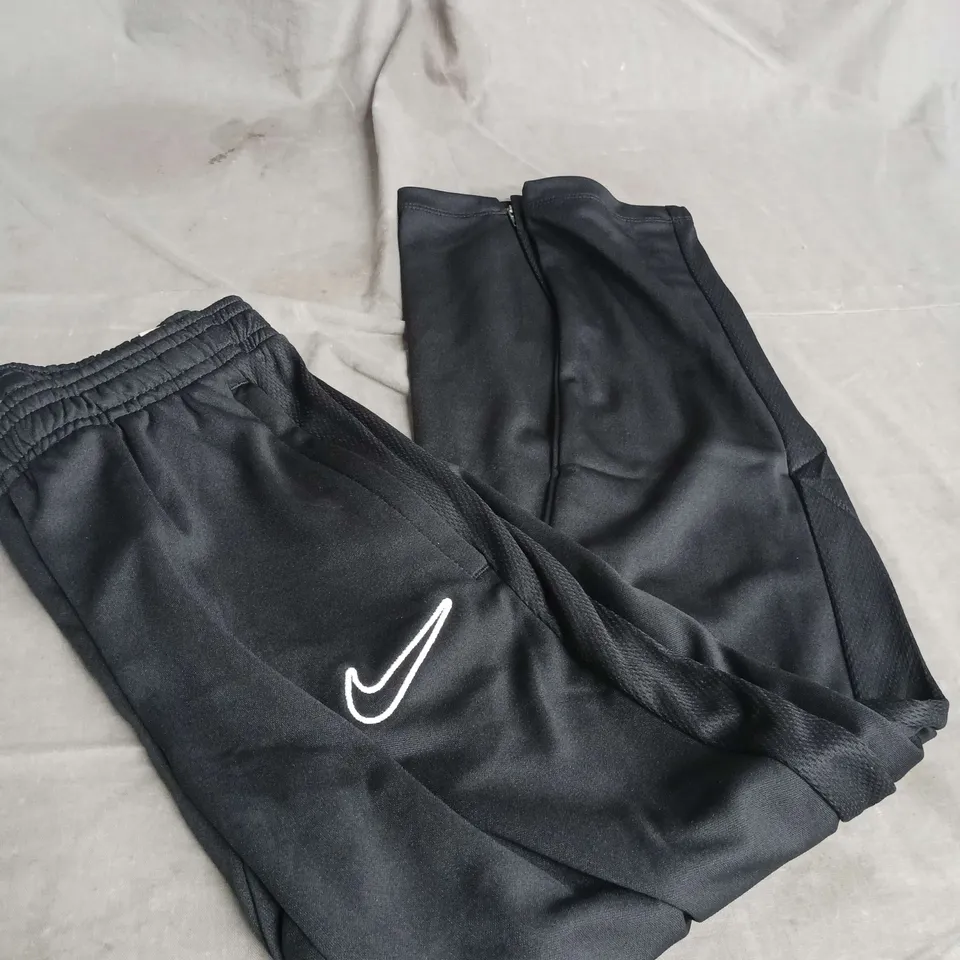NIKE BLACK JOGGERS SIZE M 