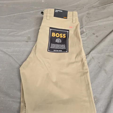 HUGO BOSS TAPERED CHINO'S - SIZE W32 L30