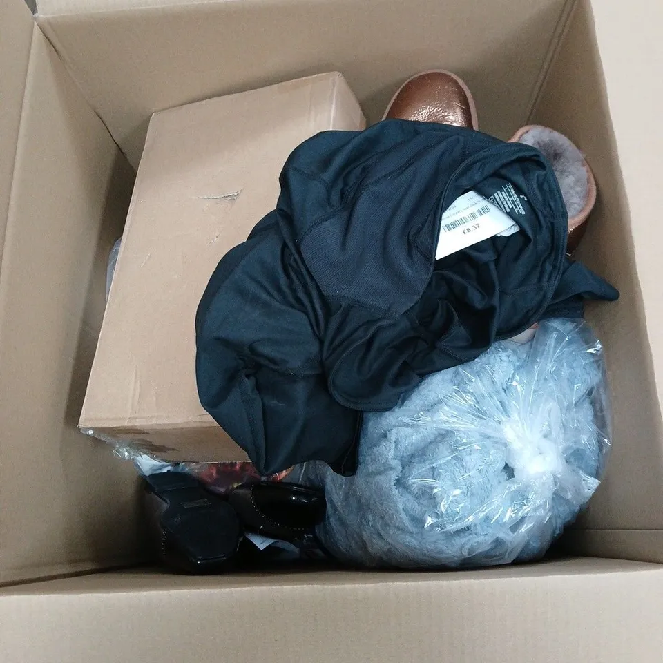 BOX OF APPROXIMATELY 15 ASSORTED HOUSEHOLD ITEMS INCLUDING EMU AUSTRALIA SIZE 7 SLIP ON BOOTS, BLACK LEG INS AND MODA IN PELLE BALLET PUMPS SIZE EU 40