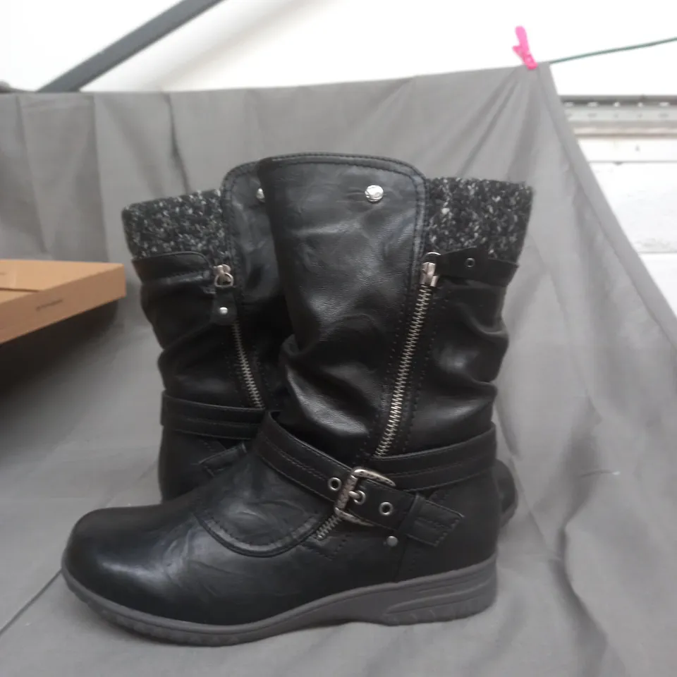 PAVERS ZIP UP BOOTS SIZE 39