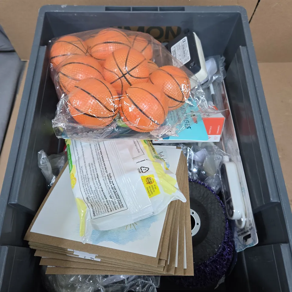 APPROXIMATELY 15 ASSORTED HOUSEHOLD PRODUCTS TO INCLUDE LED LIGHTS, STICKY NAIL KIT, SURFACE WIPES ETC 