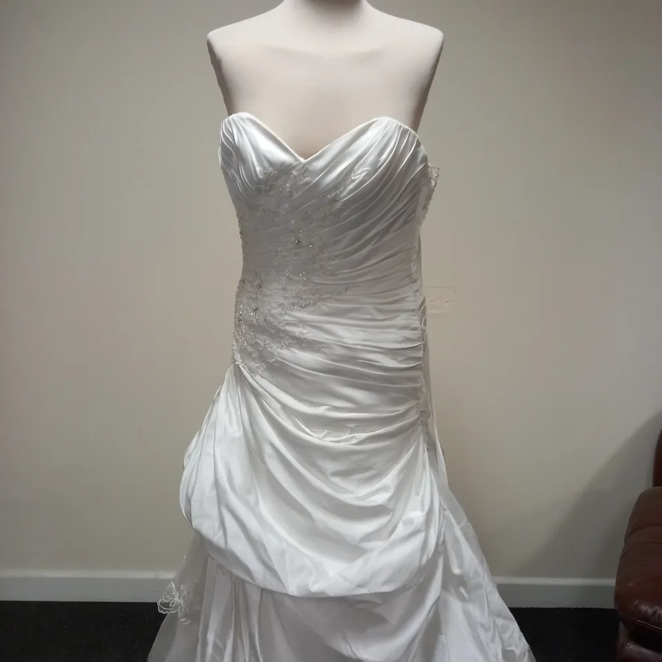 BERTETEX BRIDE WHITE & SILVER WEDDING DRESS - SIZE 8 