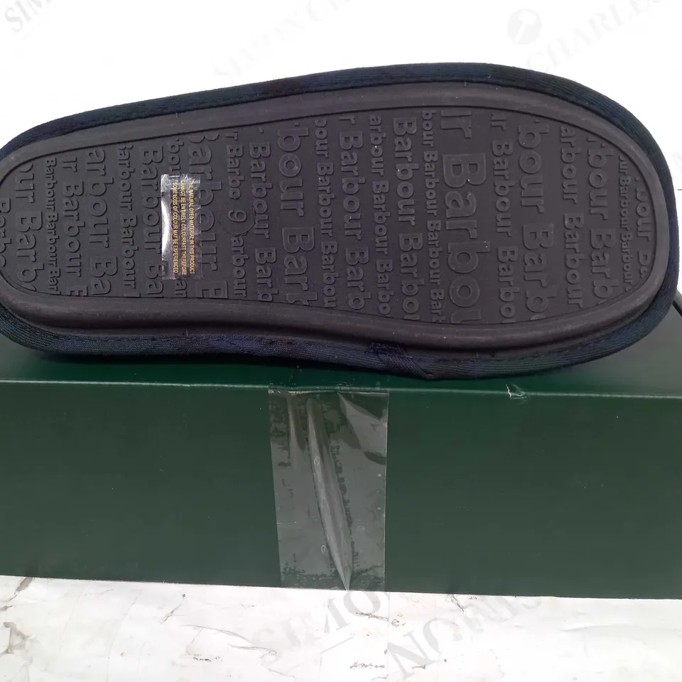 BOXED PAIR OF BARBOUR SCOTT SLIPPERS IN NAVY UK SIZE 9