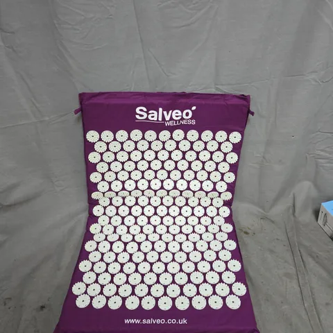 BOX OF APPROXIMATELY 12 ASSORTED ITEMS TO INCLUDE: ACUPRESSURE MAT AND MILK FROTHER 